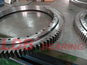 Four-Point Contact Slewing Bearing, External Gear Vsa03-387n-Zt