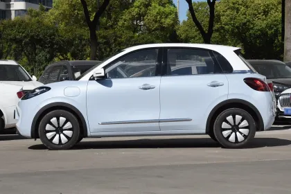 High-Speed 4-Wheel Electric SUV by Wuling Bingo - Leading Electric Car Brand in China