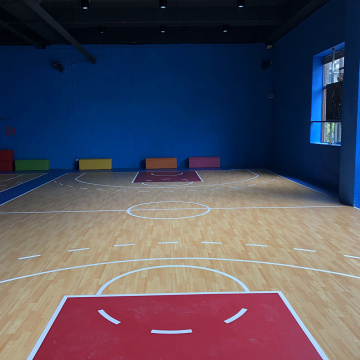 Piso deportivo de PVC para la cancha de baloncesto