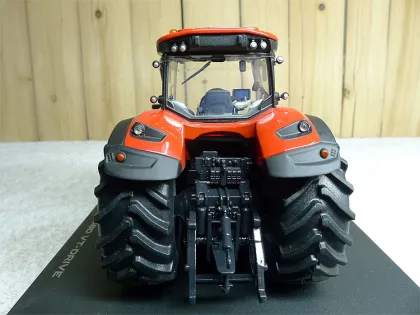 UH 1:32 4982 McCormick x8 680 Red Tractor Alloy Metal Diecast Cars Model Toy Vehicles For Children Boy Toys