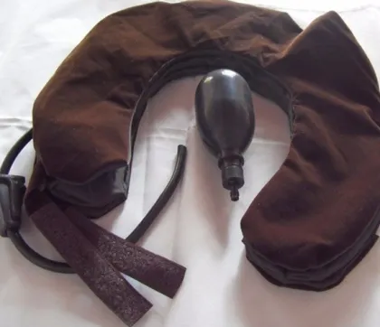 FDA CE aproved Cervical traction / neck massager / cervical vertebra retractor