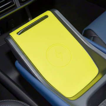 Функциональные компоненты интерьера автомобиля на новой энергии