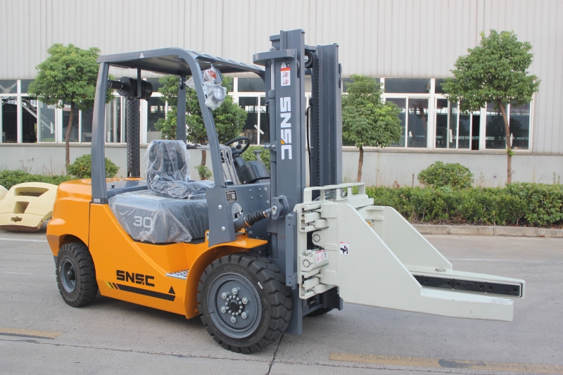 Forklift With Block Clamp
