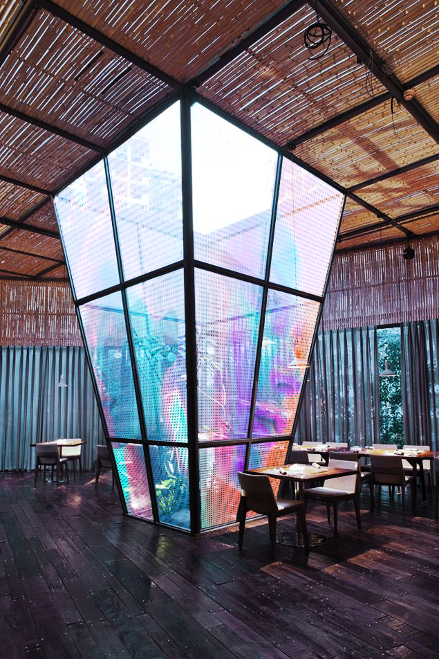  Transparent Led Film Screen