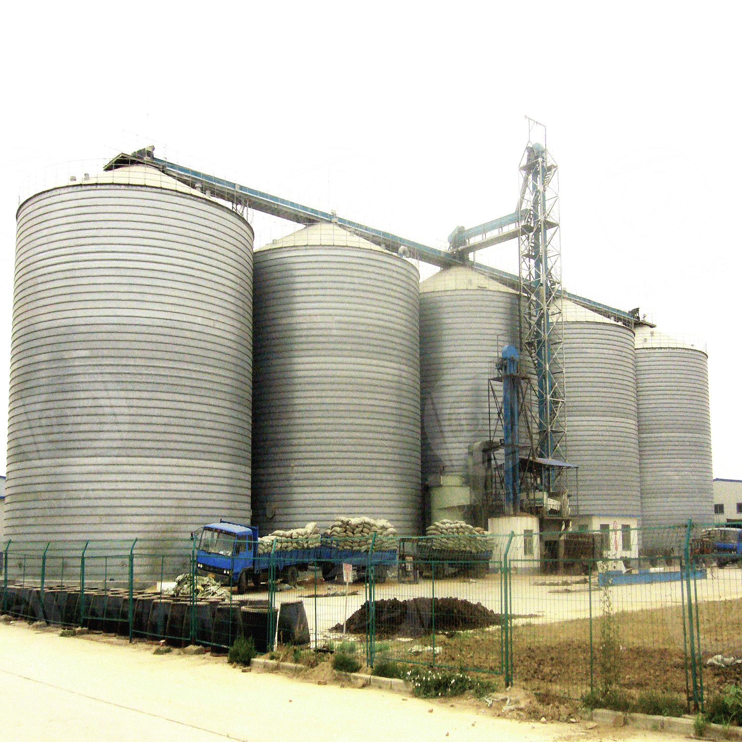 Galvanized steel silo for seed companies