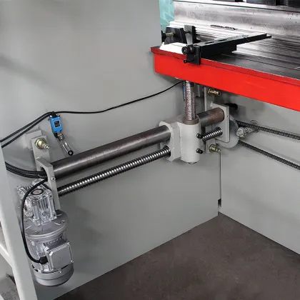 WC67Y Series 100T/3200 Hydraulic CNC Bending Machine Systems with E21 and Siemens Motors by Schneider Electric" 

However, if you prefer a more concise title, consider:

"WC67Y Series Hydraulic CNC Bending Machines with E21 and Siemens Motors