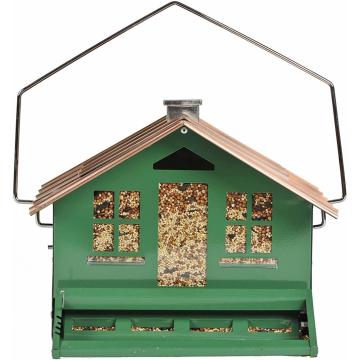 منزل تغذية الطيور مع مدخنة
