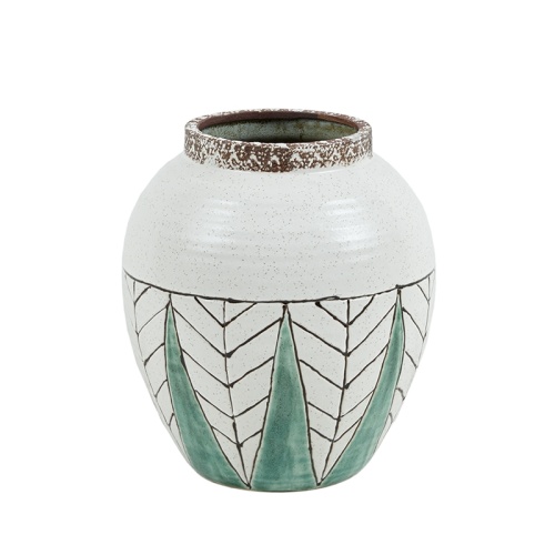 Modern Uganda style leaves pattern vase