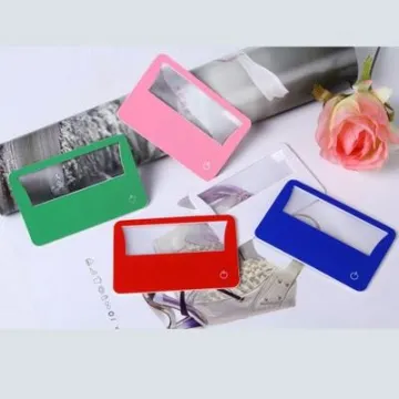 Factory Direct Portable Card Lamp Magnifier with LED Light and Ultra-Thin PVC Magnifying Glass