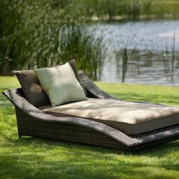 Modern Outdoor Wicker Patio Rattan Sunbed Lounge Chair