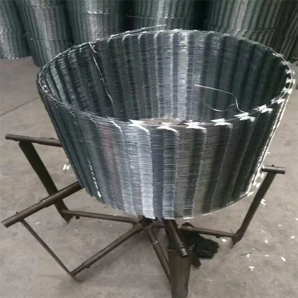 Concertina Galvanized Razor Barbed Wire Length Per Roll, High Quality