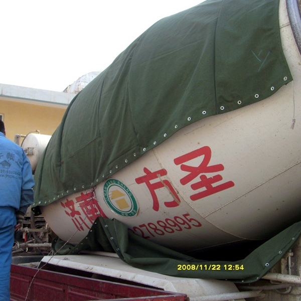 Concrete tank car insulation sleeve