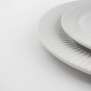 Роскошные наборы для керамической посуды из белого тиснена