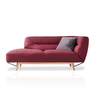 Sofa merah yang unik moden