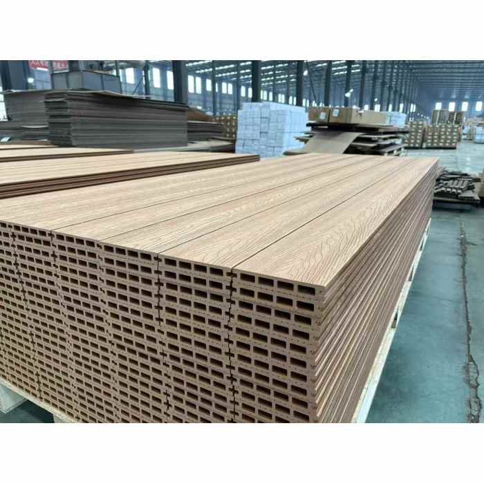 Bảng điều khiển ngoài trời WPC Sản xuất lượng khí thải thấp Sản xuất năng lượng Tùy chọn cốt lõi cách nhiệt hiệu quả