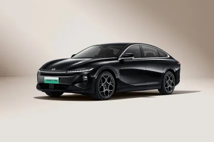 2024 Changan Qiyuan A07: 200km Air Hybrid Sedan Car by Changan Automobile