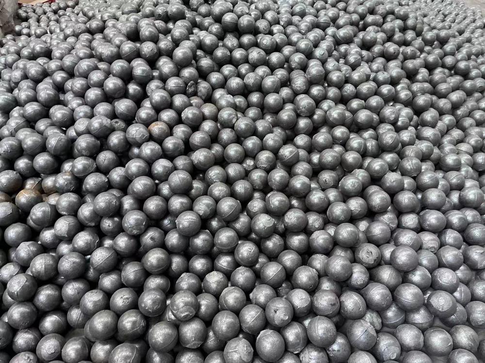 Grinding tools and abrasion-resistant steel balls