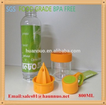Hot sale fruit infuser manual lemon press juicer bottle orange lemon cup