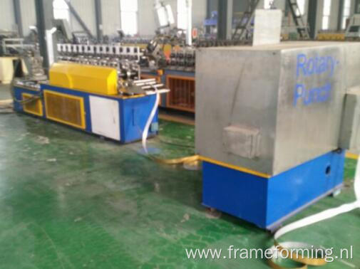 Servo Motor non stopping tracking cutting High Speed Triangular Keel Forming Machine