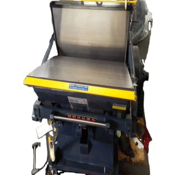 Corrugated paper carton die cut creasing pounching machine