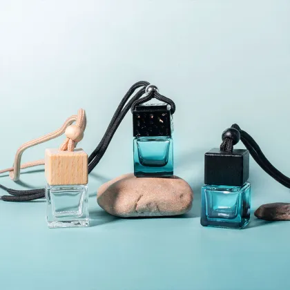 Black Car Perfume Bottle with Wooden Lid