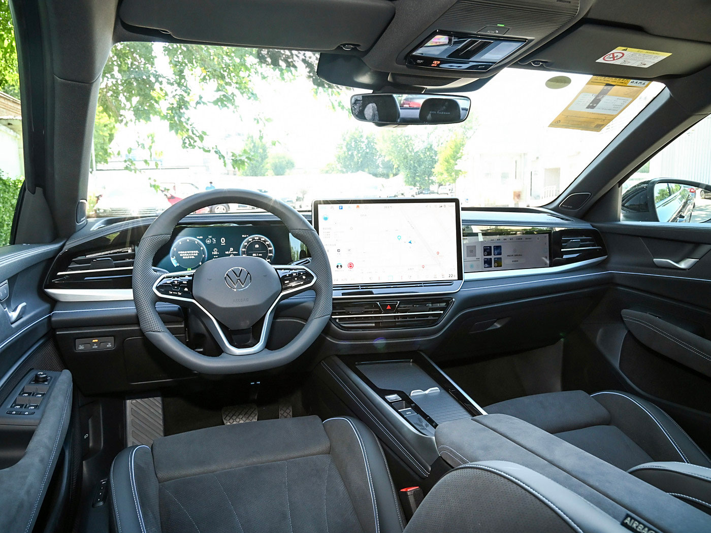 Volkswagen Passat INTERIOR