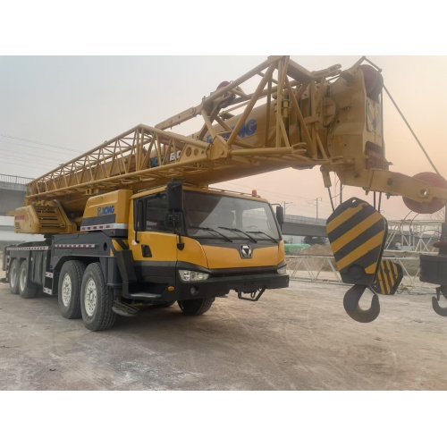 Crane de caminhão usada de 80 toneladas - desempenho confiável