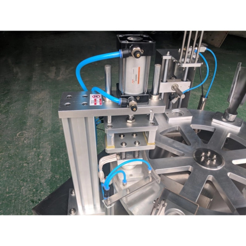 Máquina de enchimento e selagem de cápsulas de café Nespresso, automática, de faixa única, preço baixo, novo design, 2022, pequena escala