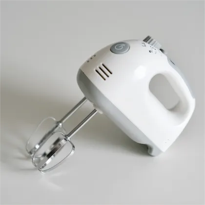 Small egg beater