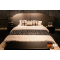 Cama maestra moderna de confort chic