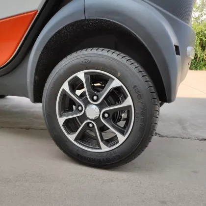 4 Wheels L6e Green Sightseeing Electric Vehicle