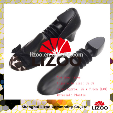 Women Plastic Spring Shoe Tree Stretcher Holder Shaper Automatic Support