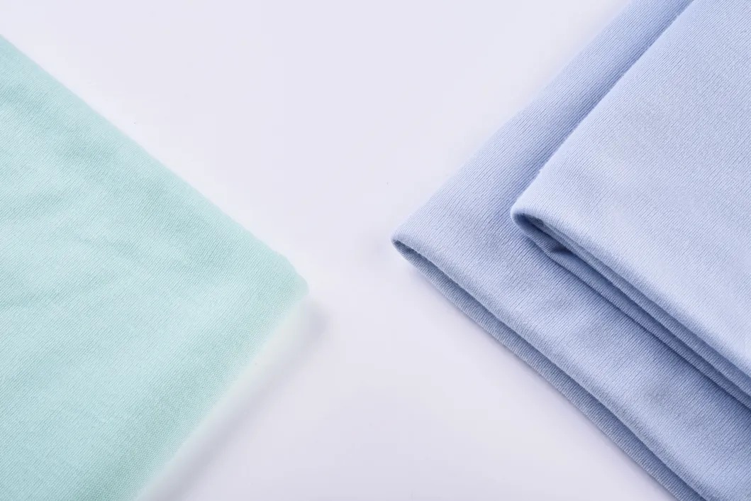 ผ้าประสานย้อมโพลีเอสเตอร์รีไซเคิลน้ำหนักปานกลางคุณภาพสูงสำหรับชุดกีฬา