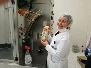 Red wine carton filling machine
