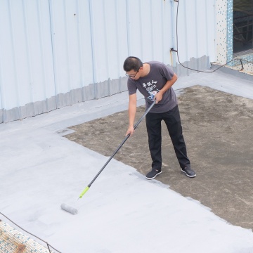 Émulsion en polymère acrylique pour les matériaux de construction imperméabilisants