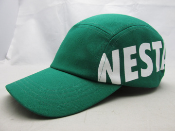 wholesale/high-quality 100%cotton green 5 panel cap with printed logo curved brim