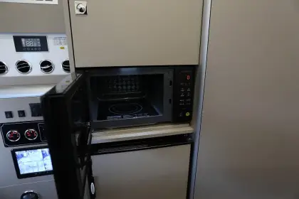 New Changan RV 2.0T Gasoline Car: A Powerful 211 HP 6-Speed Recreational Vehicle and Touring Camper Truck from China