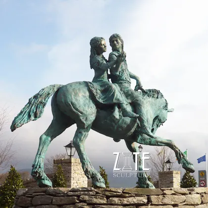 Indoor decoration modern bronze horse sculpture with lovers