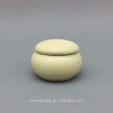 Different sizes colorful ceramic jars for cosmetic products