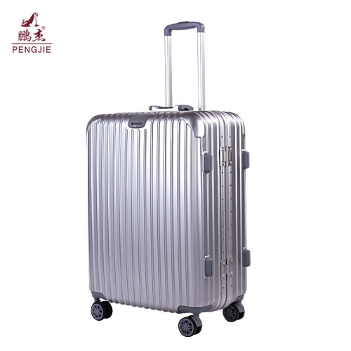 Large capacity long distance travel hard luggage