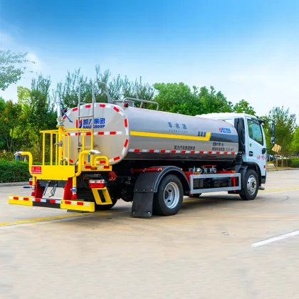 165 HP 9300 Liter Water Tank Truck