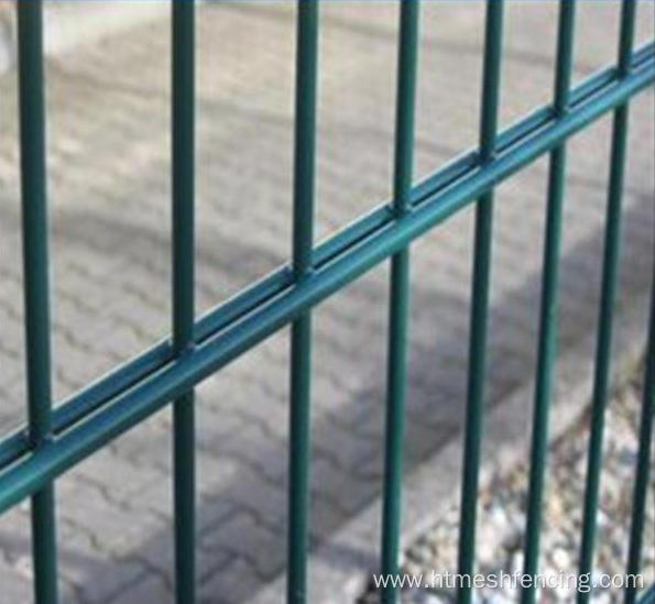 double wire mesh fence / flat