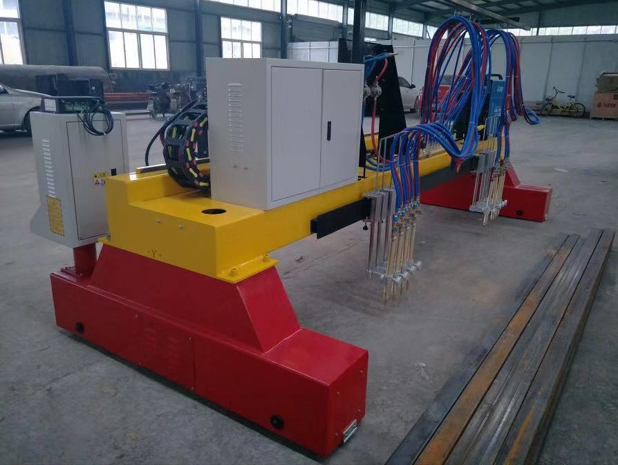 Gantry plasma cutting machine