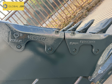 Excavator side reinforced bucket
