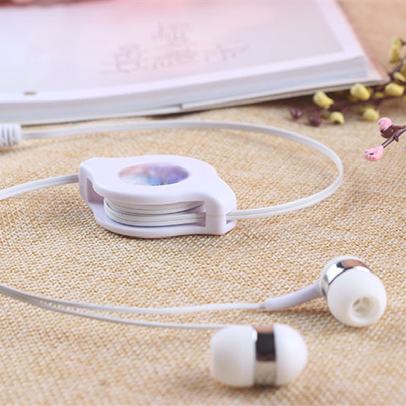 Retractable earphones