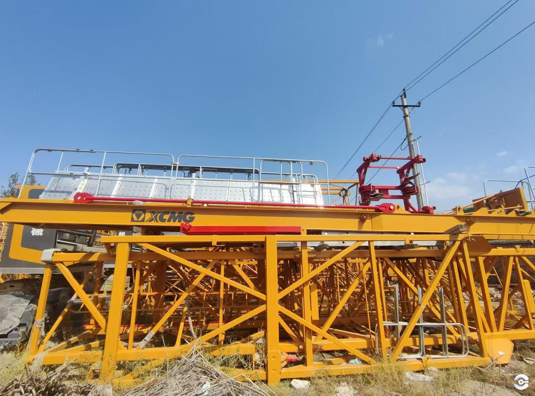Second-hand tower crane lifting steel materials