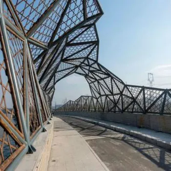 Durable Steel Corridor Bridge for Industrial Use