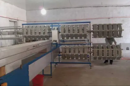 Multi color yarn dyeing machine