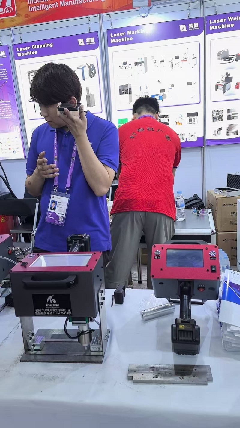 On the first day of the Canton Fair, the initial intelligent new energy battery laser welding machine and electric marking machine became the focus!