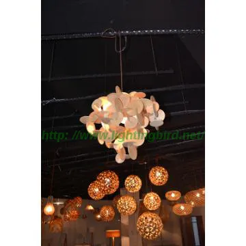 Striking Engineering Wood Pendant Lamp